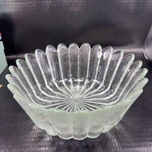 PILGRIM Art Glass Daisy Sunflower Crystal Clear Ice Texture 10inch Bowl Dish VTG